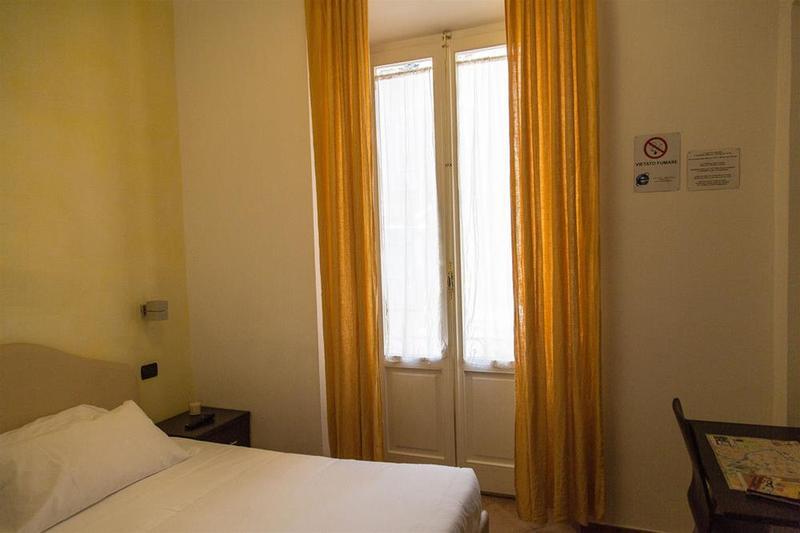 ローマ イル コルソ Bed & Breakfast エクステリア 写真